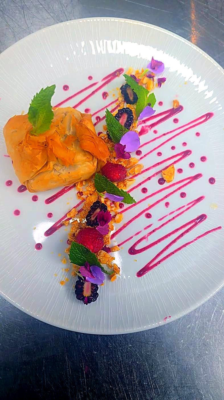 Filo parcel with berries and praline